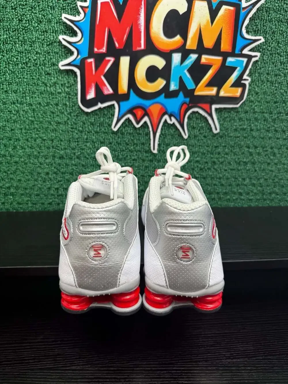 Nike Shox NZ White/Metallic Silver/Red Men’s Size 11 Brand New